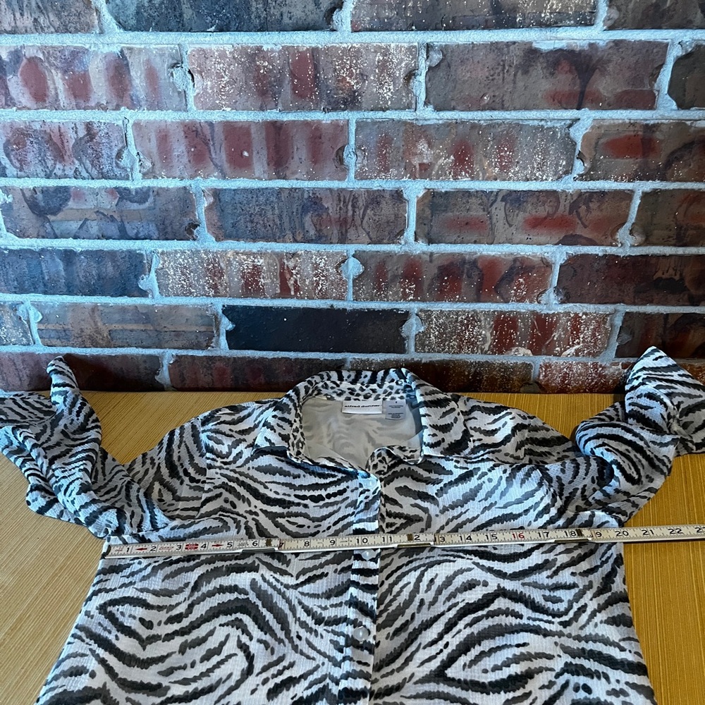 Alfred Dunner Black and White Animal Print Blouse - Picture 5 of 5